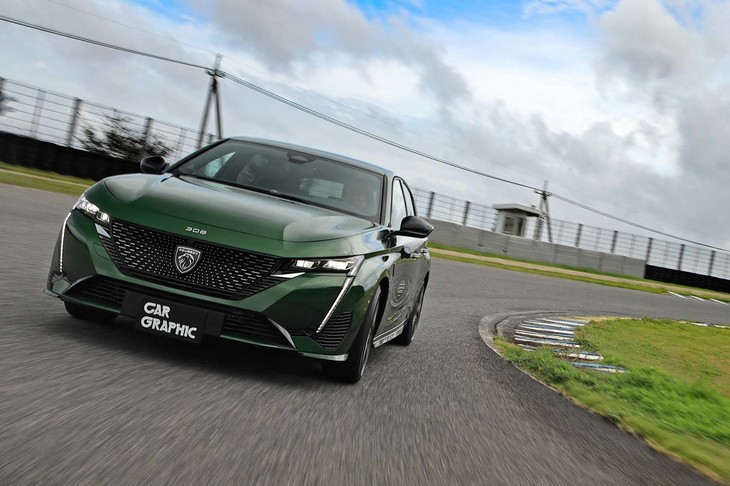 日本に上陸したばかりの新型「プジョー308」にサーキットで試乗。どのように進化しているのでしょうか。（photo：荒川正幸）