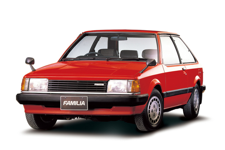 5代目「ファミリア」は1980年6月にデビュー。FFの駆動方式や多彩なシートアレンジ、直線基調のシンプルなスタイリングなどで人気を博し、大ヒットを記録した。