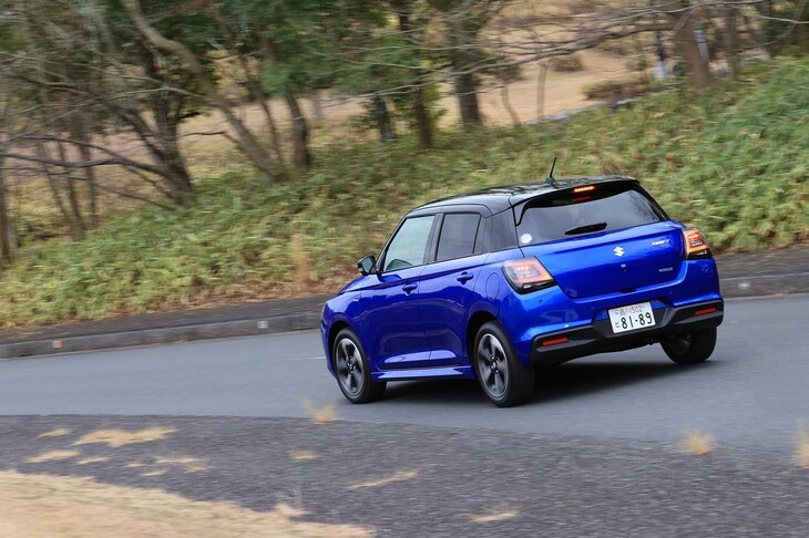 車体形状の最適化に加え、空力デザインの取り入れられたホイールや、バックドアサイドスポイラー、各種アンダーカバーの採用により、空力性能も向上。従来型よりCd値（空気抵抗係数）は4.6％も低減した。