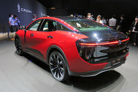 16代目にして大胆な挑戦に打って出た「トヨタ・クラウン」だが、（少なくとも「クロスオーバー」に関しては）入念に練られた戦略の上に、企画・開発がなされていた。