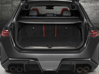 荷室の容量は500～1630リッター。ベーシックな「5シリーズ ツーリング」よりも若干少なくなっている。