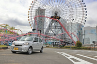 スズキは2019年6月に、先代「アルト」をエンジンもそのままにパキスタンで現地生産し、販売を開始した。軽のグローバル展開へ向け、着々と計画を進めているのだ。