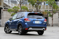 ドライブフィールや、WLTCモード計測に見るパワープラントの“得手不得手”、そしてカタログなどの訴求イメージからも分かるとおり、現行型「フォレスター」の中でも「アドバンス」は都会志向の上級グレードだった。