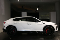 ランボルギーニ、高性能SUVの「ウルス」を日本初公開の画像