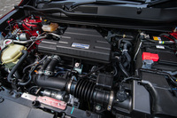 純ガソリン車のパワープラントは1.5リッター直4ターボエンジンとCVTの組み合わせ。最高出力190ps、最大トルク240Nmを発生する。