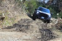 アメリカでは「フォードF-150」のほかにも、「シボレー・コロラド」や「トヨタ・タコマ」にもオフロード用のスポーツグレードが用意されている。またフォードも、よりコンパクトな新型「レンジャー」に「ラプター」を設定。このジャンルが広がりを見せつつある。