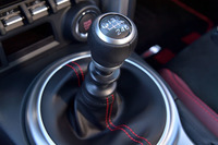 今回は6MT搭載車に試乗したが、6AT仕様も用意されている。