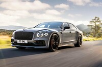 ハイブリッドもラインナップ　新型「ベントレー・フライングスパーS」登場