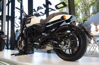 サスペンションはいずれのモデルも、フロントが倒立フォーク、リアがモノサス（1本サス）となっている。