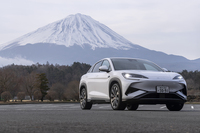 「BYDシーライオン7」は2025年4月15日に発売されたばかり。今回の試乗車の「AWD」は572万円、後輪駆動モデルは495万円で、どちらも国や自治体の補助金を受けられる。