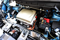 こちらも「e-NT400」と同様に、「リーフ」のEVコンポーネンツを搭載している。