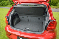 荷室の容量は280リッター。後席を倒すと952リッターまで拡大される。