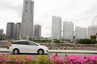 ウィッシュは、5ナンバーボディの「1.8X、2.0G」、エアロバンパー装着で全幅が1720mmとなる「1.8S」、ワイドトレッド化により全幅が1745mmとなる「2.0Z」という具合に、車幅違いのバリエーションが3タイプある。