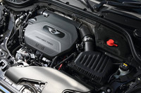 
	「クーパーD」に搭載される1.5リッター直3ディーゼルターボエンジン。116psの最高出力と27.5kgmの最大トルクを発生する。
	