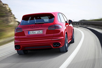 マイナーチェンジ版カイエン／カイエンGTS発売の画像