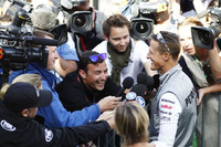 GP参戦300戦目のメモリアルを、特別な地、スパで迎えたシューマッハー。300戦に到達したドライバーは、かつてフェラーリで仲間（子分？）だったルーベンス・バリケロに次ぐ2人目となる。節目のレースで最高の成績を残したかったが、メルセデスのマシンはストレートが速くともタイヤには厳しかった。1ストップに賭けたが終盤ライコネンとの3位争いに敗れ、たまらずピットに飛び込み結果7位。（Photo=Mercedes）