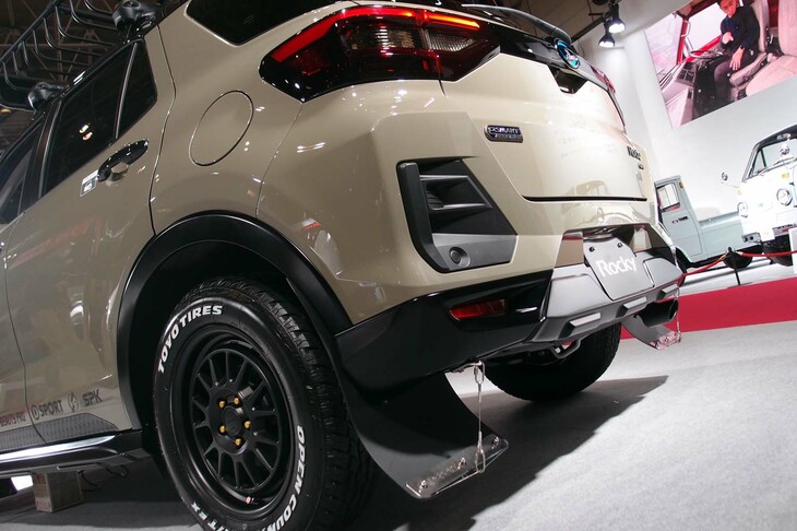 ダイハツ・ロッキー クロスフィールドver.（リアまわり）