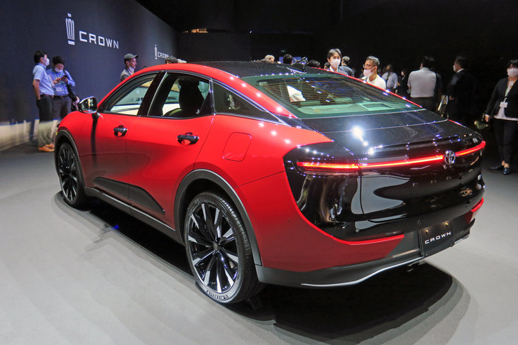 16代目にして大胆な挑戦に打って出た「トヨタ・クラウン」だが、（少なくとも「クロスオーバー」に関しては）入念に練られた戦略の上に、企画・開発がなされていた。