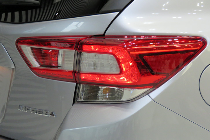 スバル・インプレッサ スポーツ（リアコンビランプ）