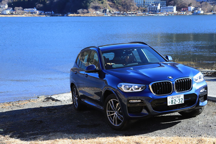 新型「BMW X3」が日本に導入されたのは、2017年10月のこと。当初は今回テストした「xDrive20d Mスポーツ」のみが、遅れて2018年1月初頭に2リッターガソリンエンジンを積む「xDrive 20i」が発売された。