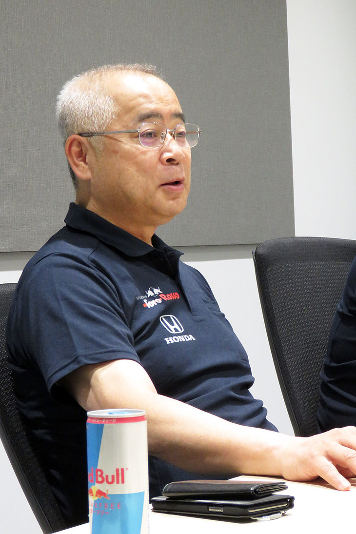 パワーユニットの開発を統括する、本田技術研究所の浅木泰昭氏。ホンダの第2期F1ではエンジン開発を担当し、また同社の軽自動車事業を窮地から救った、初代「N-BOX」の開発指揮を執った人物でもある。