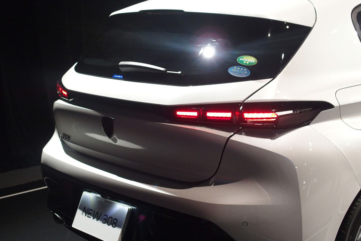 プジョー308アリュール（リアコンビランプ）