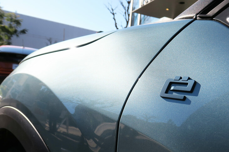 シトロエンE-C4エレクトリック（「ë」バッジ）