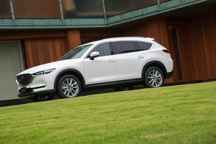 デザインについては、「TIMELESS EDGY」というキーワードのもとに普遍的な美しさと上質さが追求されている。