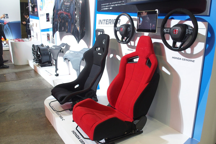 ホンダブース内に設けられた無限の展示アイテム。