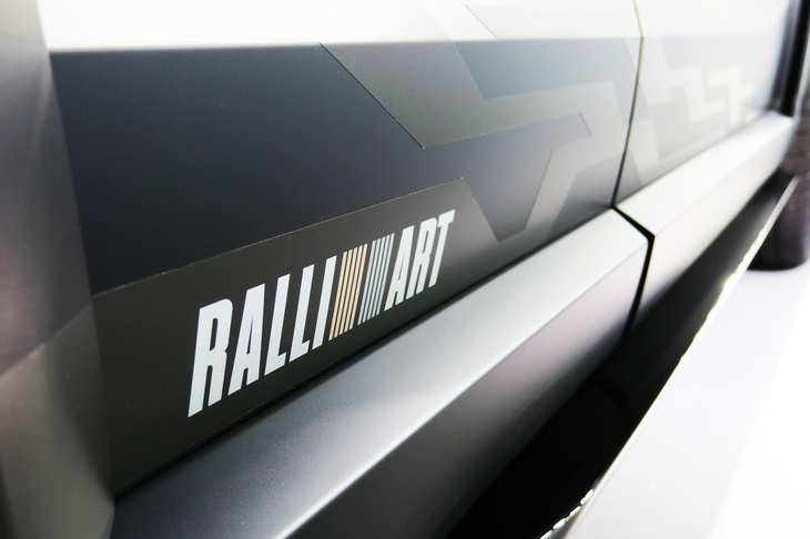 三菱ヴィジョン ラリーアート コンセプト（サイドデカール）