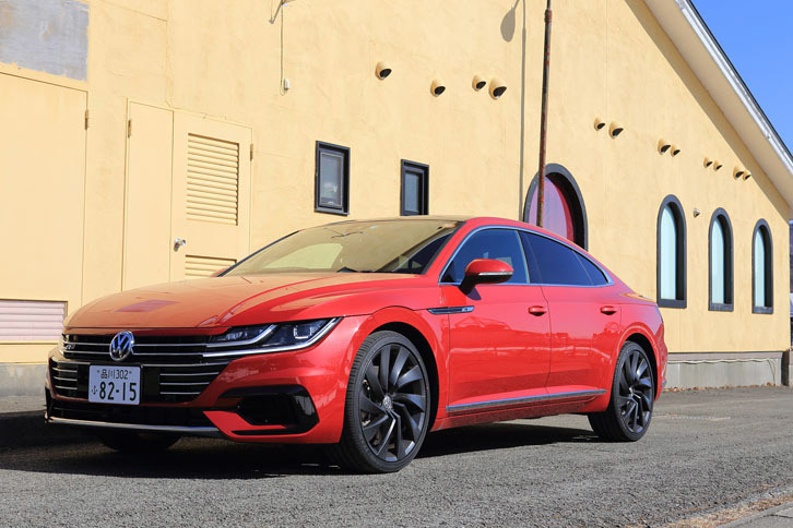 正味2時間のドライブを終え、ここでちょっと一休み。山中湖の周辺で富士山が見られるロケーションを探しますが……。