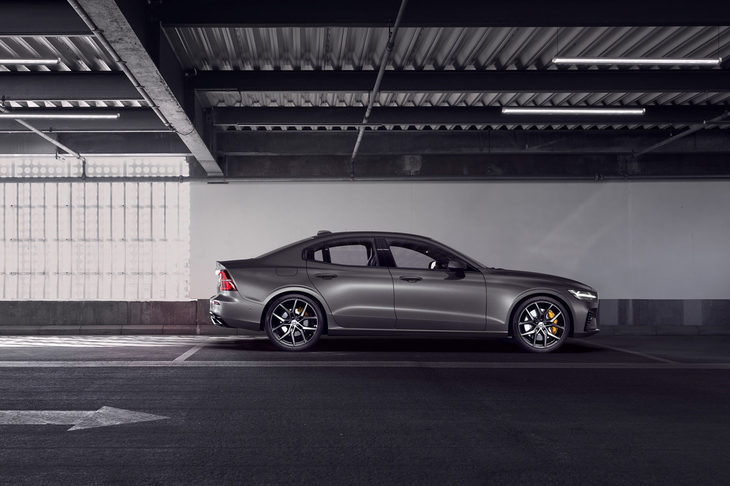 「ボルボS60 T8ポールスターエンジニアード」