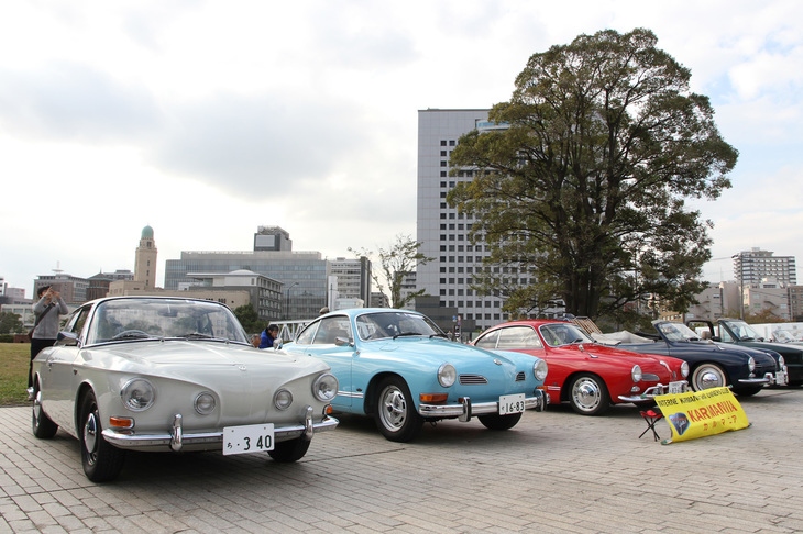 4台並んだ「フォルクスワーゲン・カルマンギア」。写真左端は「タイプ3」こと「フォルクスワーゲン1500／1600」ベースのモデル。