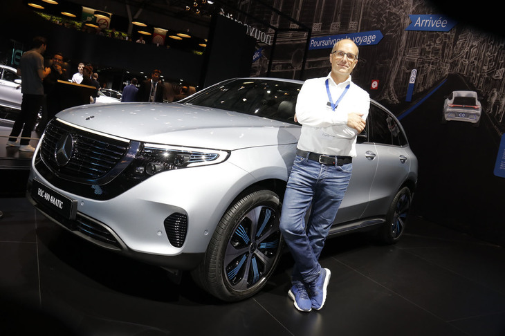 「メルセデス・ベンツEQC」のシニアプロジェクトマネジャー、アントン・ゾンターク氏。メルセデスが長年培ったサービスネットワークも、メルセデス製EVの大きなセリングポイントという。