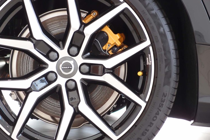 ボルボS60 T8ポールスターエンジニアード（リアホイール）