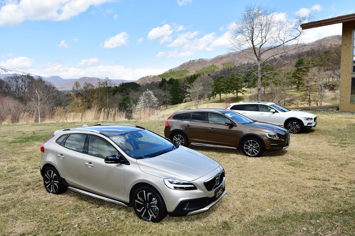 ボルボのVシリーズ3兄弟。手前から「V40」「V60」「V90」。
	 
	