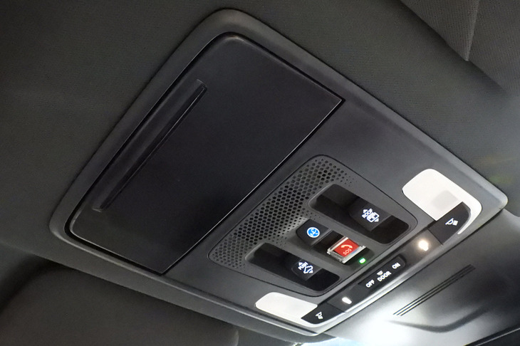 ホンダCR-V e：HEV RSブラックエディション（オーバーヘッドコンソール）