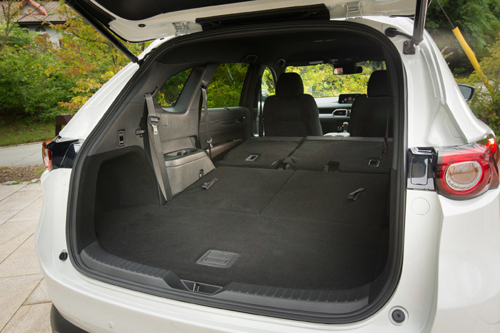 マツダCX-8 XDプロアクティブ（ラゲッジルーム）