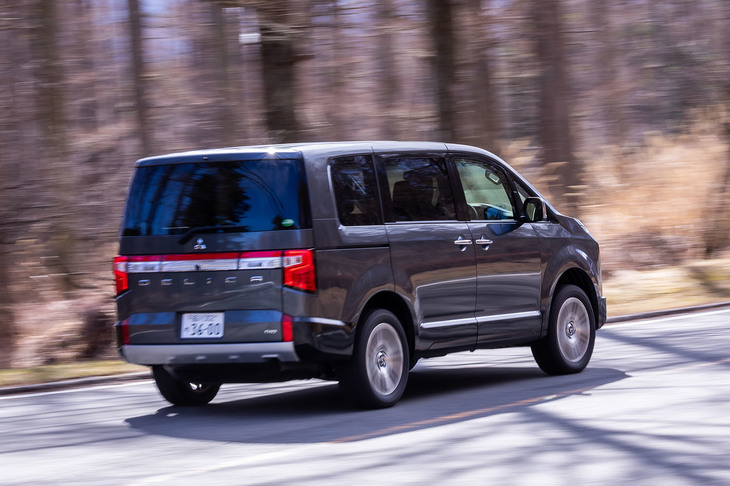 「オープンカントリーR/T」タイヤを装着しても、「デリカD：5」本来の快適性や静粛性に変わりはなかった。