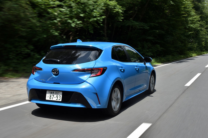 今回の試乗では、高速道路を主体に約320kmの道のりを走行。燃費は満タン法で12.8km/リッター、車載の燃費計で12.7km/リッターを記録した。