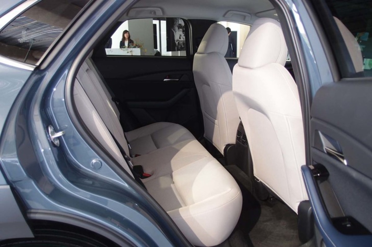 これは現代の ファミリア か Cx 30 に見るマツダのねらいとは Webcg