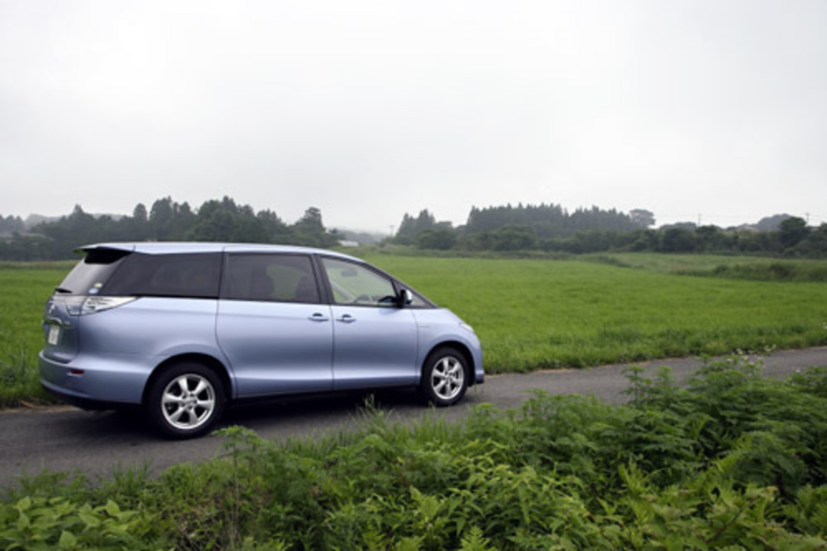 トヨタ・エスティマハイブリッドG 7人乗り（4WD/CVT）【ブリーフテスト 