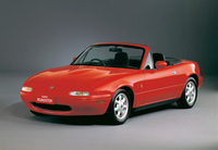 そしてマツダだけが残った　誕生35周年を迎えた「ロードスター」とそれに挑んだモデルたち