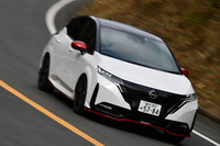 日産が誇るシリーズ式ハイブリッド「e-POWER」を搭載する「ノート オーラNISMO」に、漫画界のレジェンド、池沢早人師先生が試乗。果たしてその評価は？