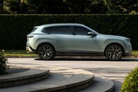 清水「これはナニ？」　
	ほった「こないだ発表になった、『X5』のロングホイールベース仕様です。こういうモデルの設定が前提にあったから、新型はあのデザインになったのかなぁと思いまして」