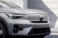 グリルレスのフロントまわりは、EVに完全シフトするボルボの新しい顔を表している。