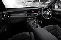 アルファ・ロメオが「ステルヴィオ クアドリフォリオ」の受注を開始の画像