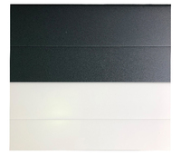 日本ドアコーポレーションではRVタイプをはじめとするスチール製ガレージドアのほか、高品質かつリーズナブルな木製ガレージドアを製作する。開閉機構はドイツMarantec社製の電動オープナーを採用。省電力リモコン（2個）やウォールコンソールスイッチ等が付属品として用意される。パネルの標準塗色はミルキーホワイトとディープマットブラックの2種が用意される。