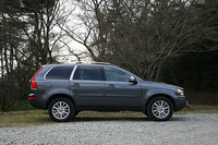 アップライトなシートポジションと、ルーミーな車室空間を持つXC90。見晴らしの良さはピカイチ。