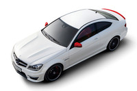 「C63 AMG」によりスポーティーな特別限定車の画像